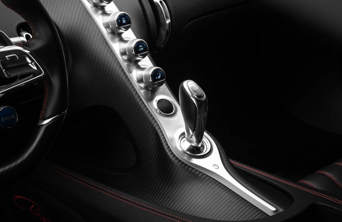 بوغاتي شيرون 8.0L W16 Quad-Turbo Engine