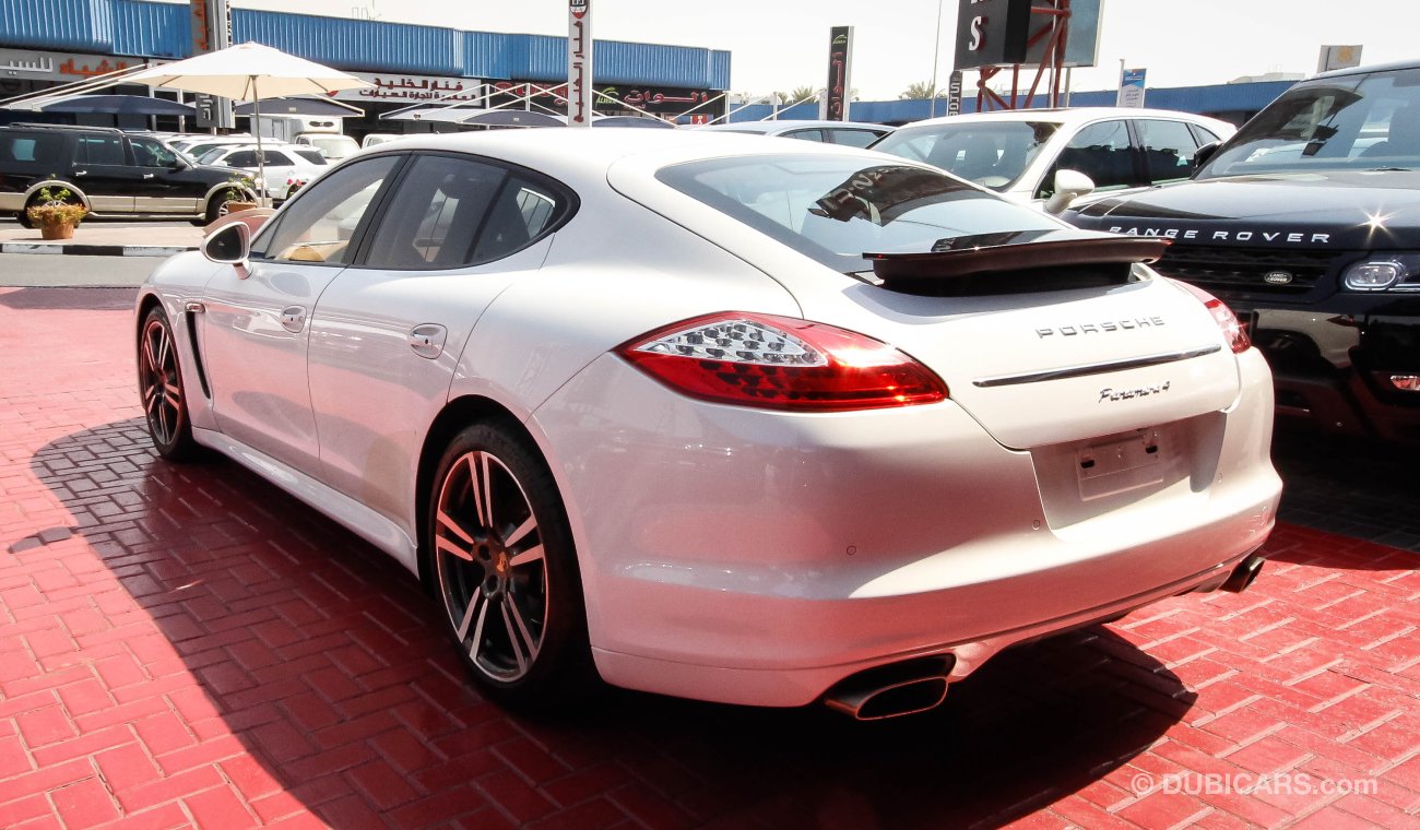 Porsche Panamera 4