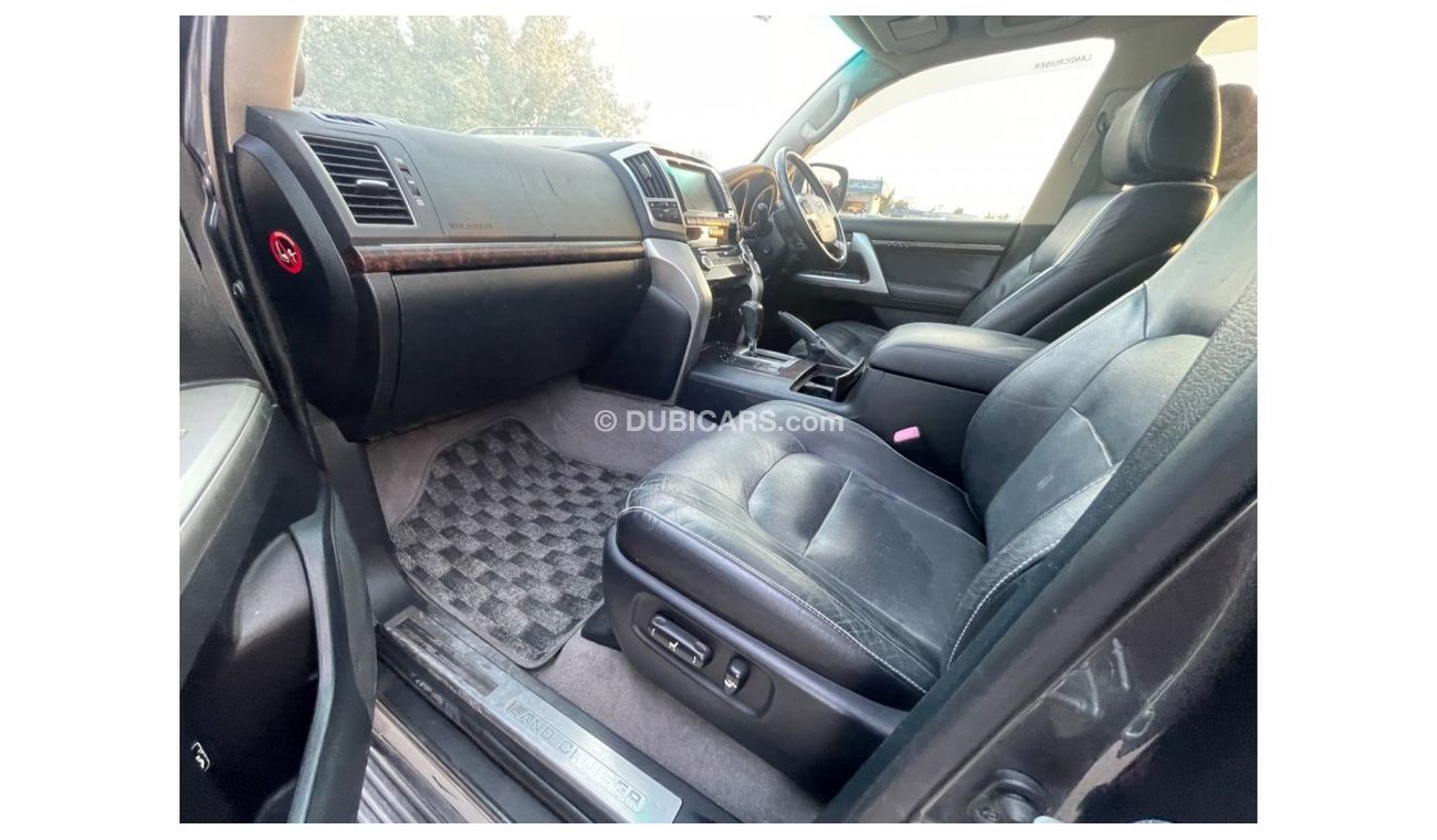Toyota Land Cruiser Toyota Sahara Landcruiser Diesel engine model 2012 grey color full option top of the range car very