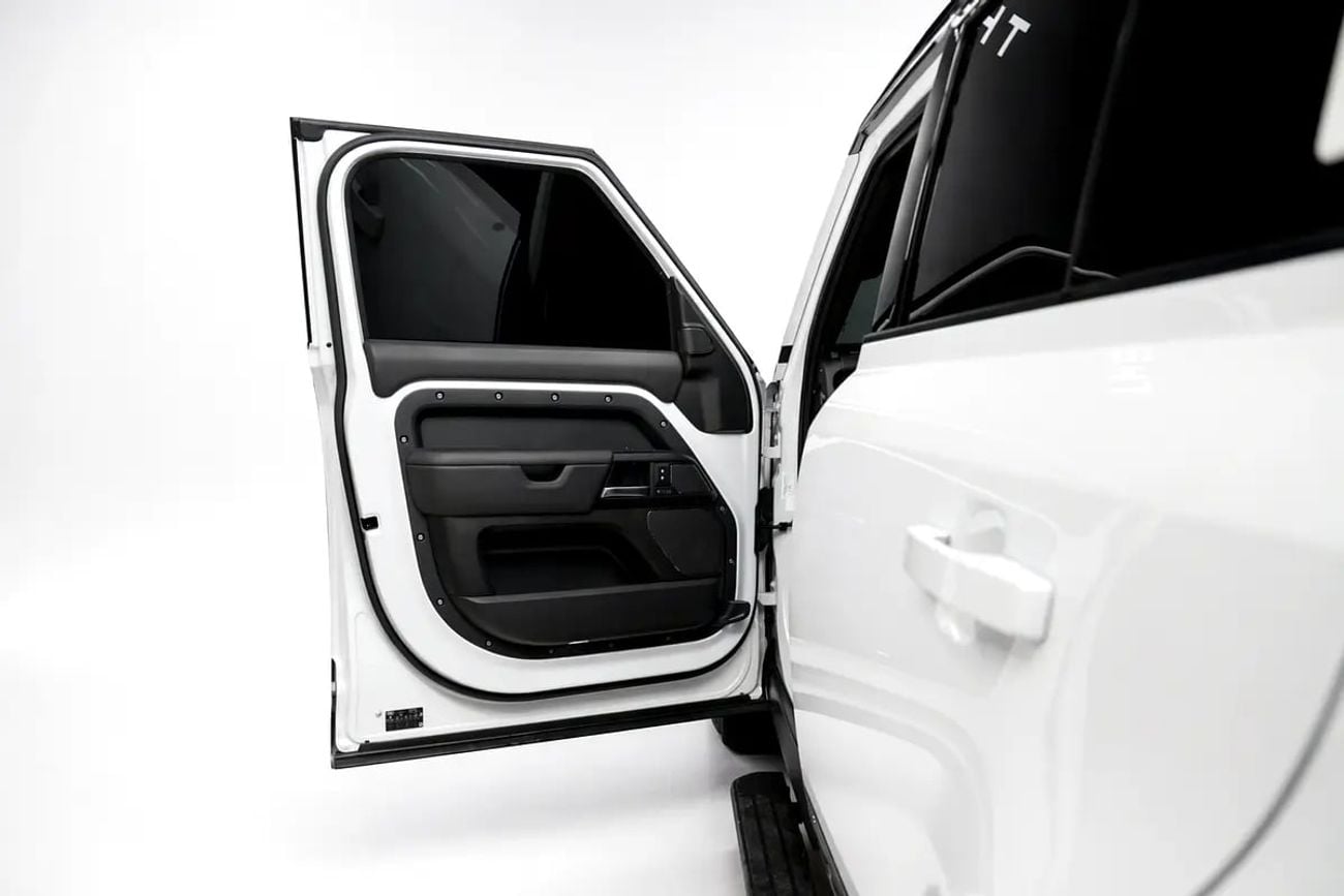 لاند روفر ديفندر 110P525 V8 WARRANTY SERVICE CONTRACT FROM ALTAYER MOTORS