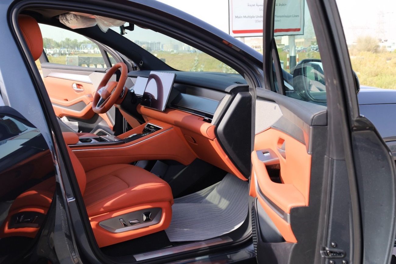 BYD Tang BYD TANG L EV 7 SEATER 670 KM MODEL 2025