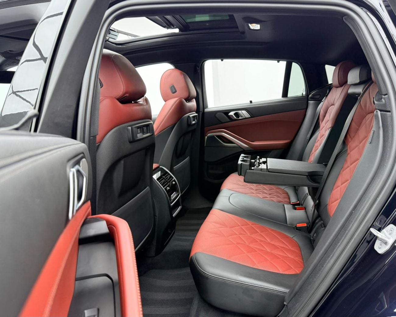 بي أم دبليو X6 2023 BMW X6 xDrive40i M-Sport, 2028 BMW Warranty + Service Pack, Full BMW Service History, GCC