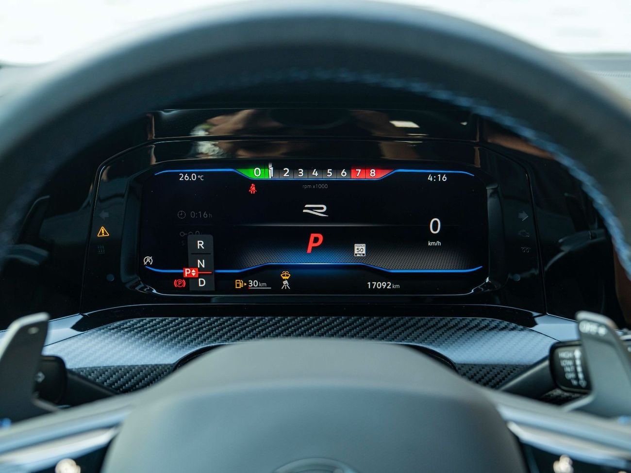 فولكس واجن جولف ار AED 2,595 PM • GOLF R • ONLY 17,000 KM • OFFICIAL VOLKSWAGEN WARRANTY UNTIL 07/2025 • CLEAN TITLE