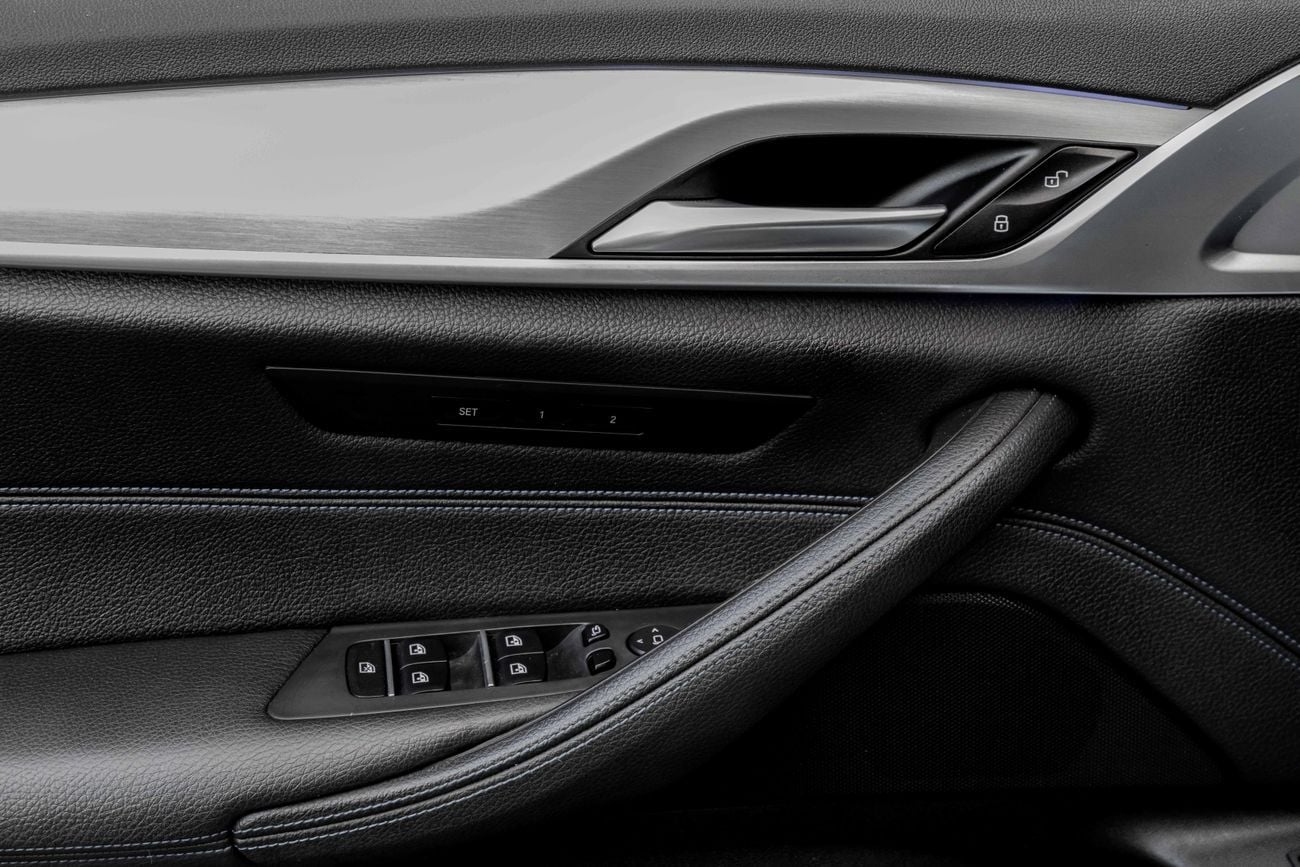 بي أم دبليو 520i 520i M Sport | 1,900 P.M | 0% Downpayment | 520i M Sport | Full Agency History