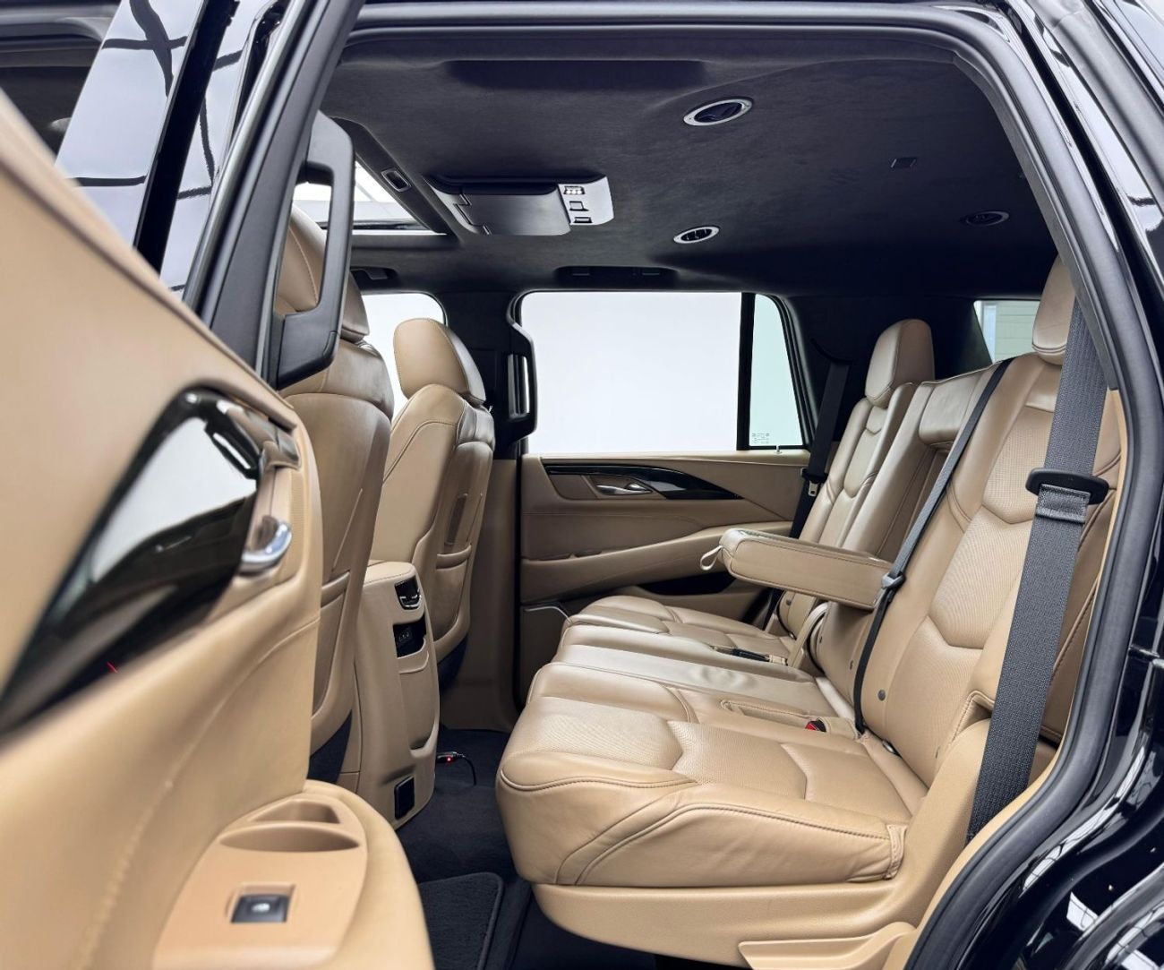 كاديلاك إسكالاد 2020 Cadillac Escalade Platinum, Warranty, Full Cadillac Service History, 8 Seater, Fully Loaded GCC