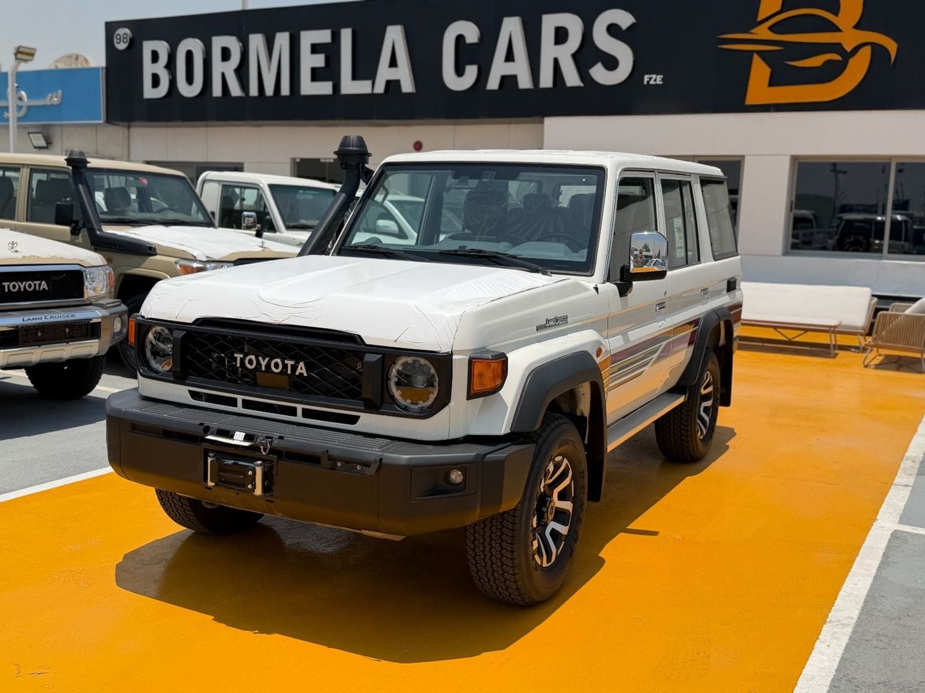 تويوتا لاند كروزر 76 Toyota Land Cruiser 76 (LC76) diesel 2.8-liter