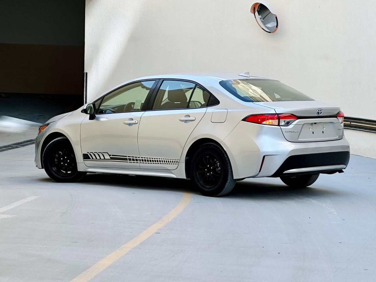 Toyota Corolla LE Corolla HYBRID