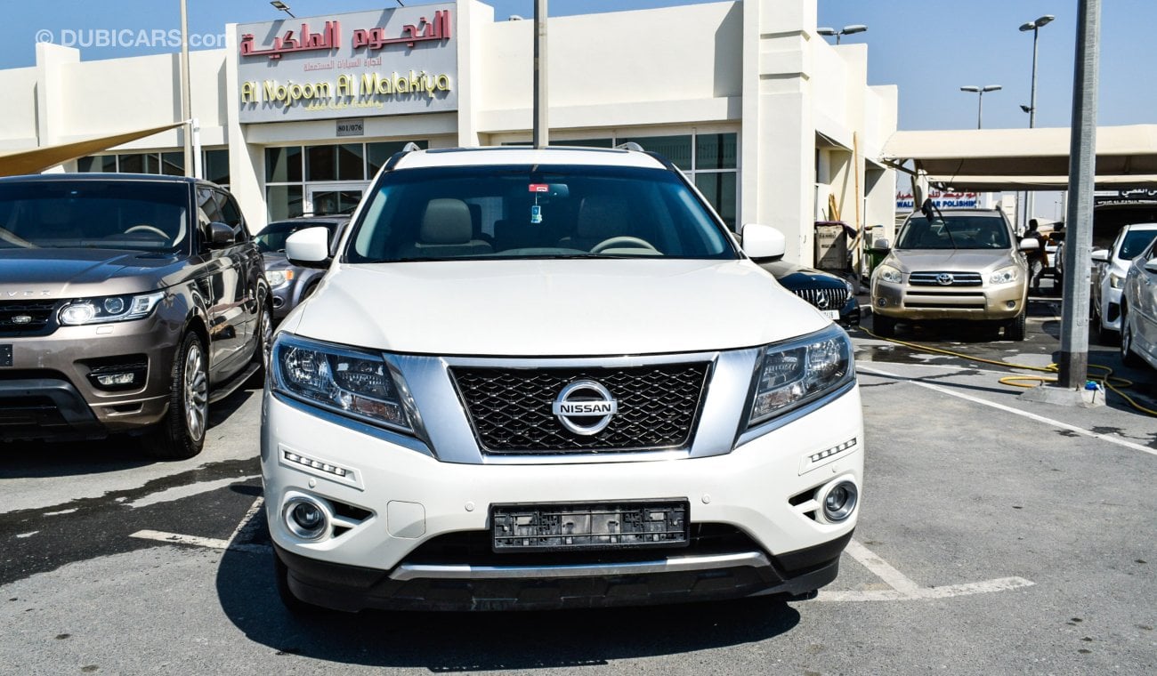 Nissan Pathfinder SV 4WD