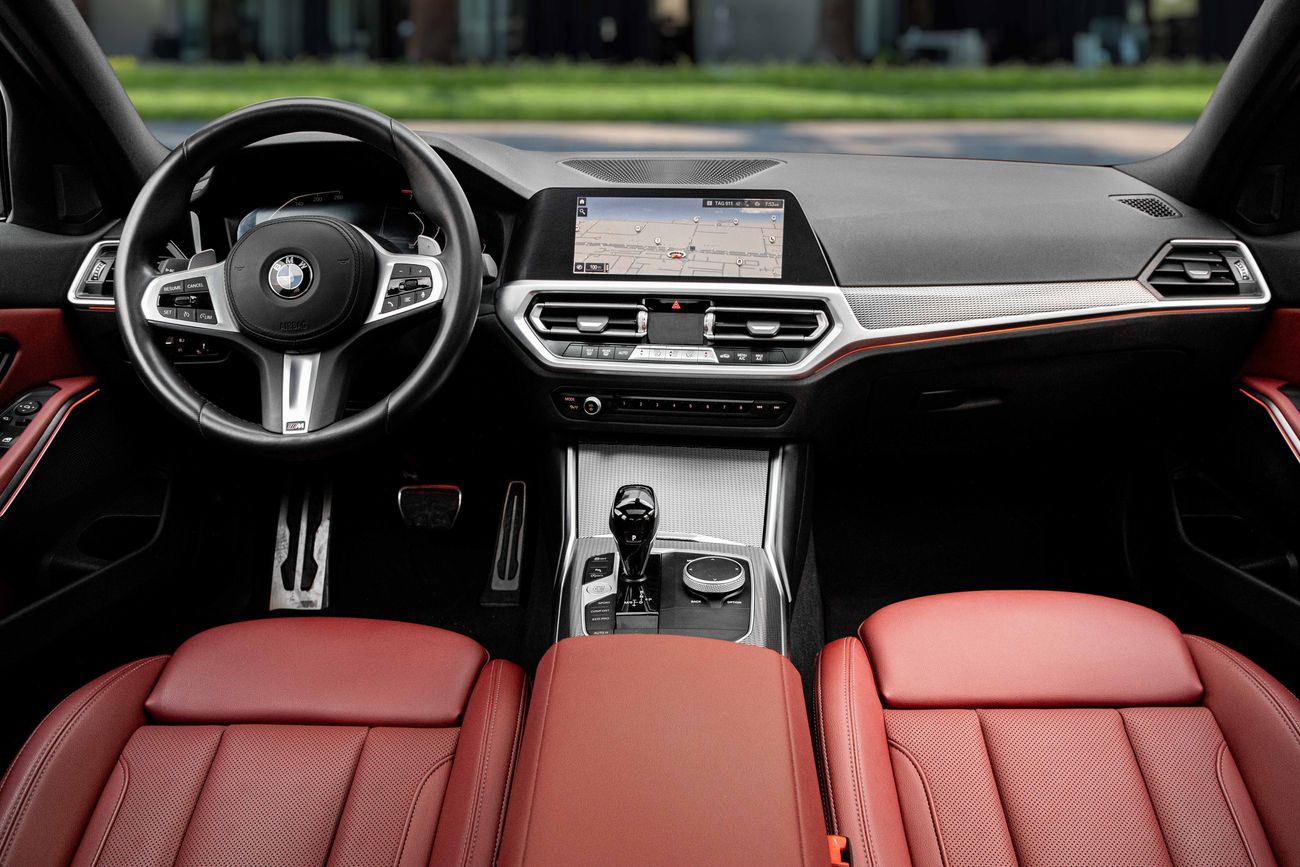 BMW 330i 330i MSport Saloon | 2,742 P.M | 0% Downpayment | Perfect Condition!