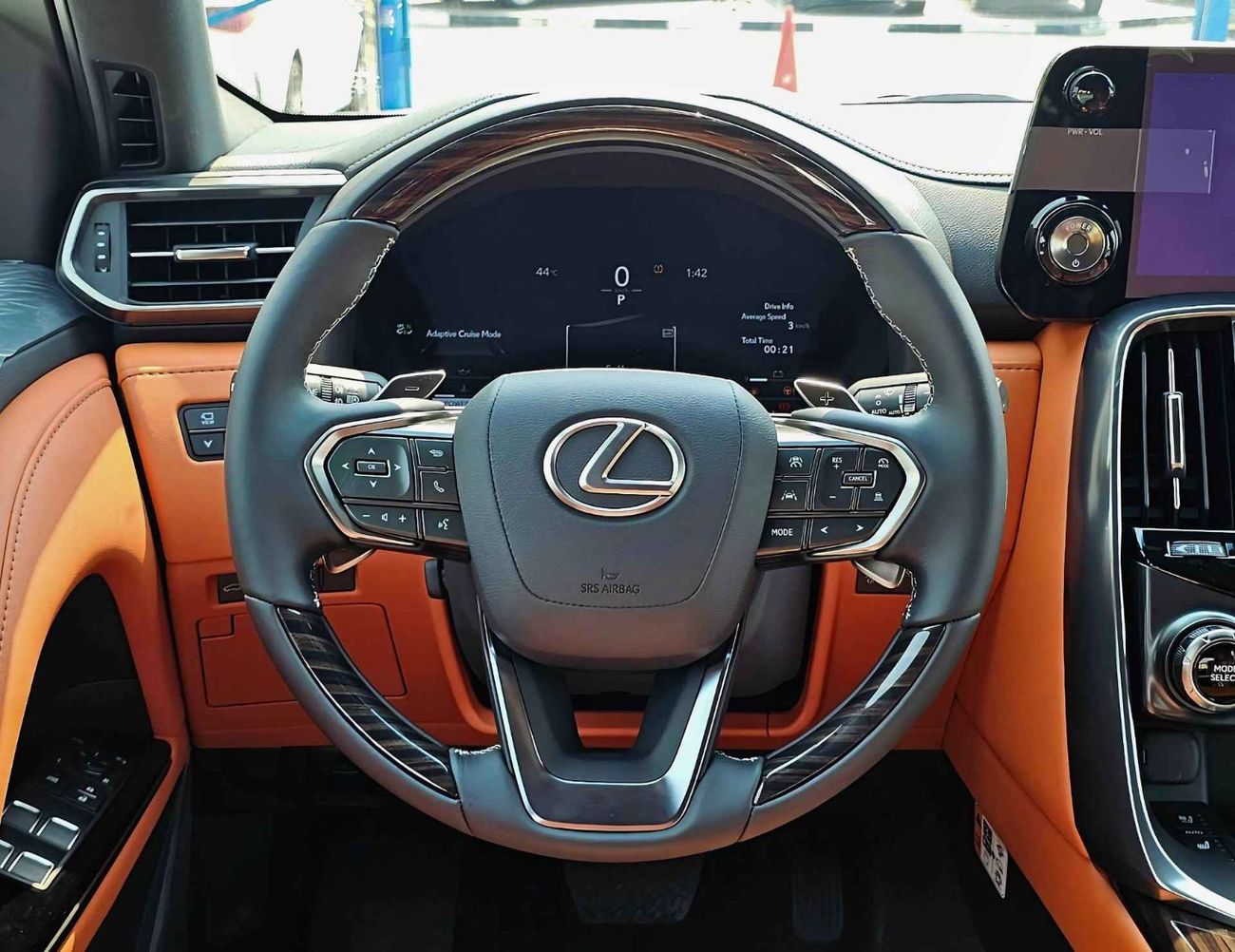 Lexus LX 700h HYBRID/ VIP SEATS FULL OPTION/ PETROL AT 3.5L V6 4WD/CODE#LX7HV