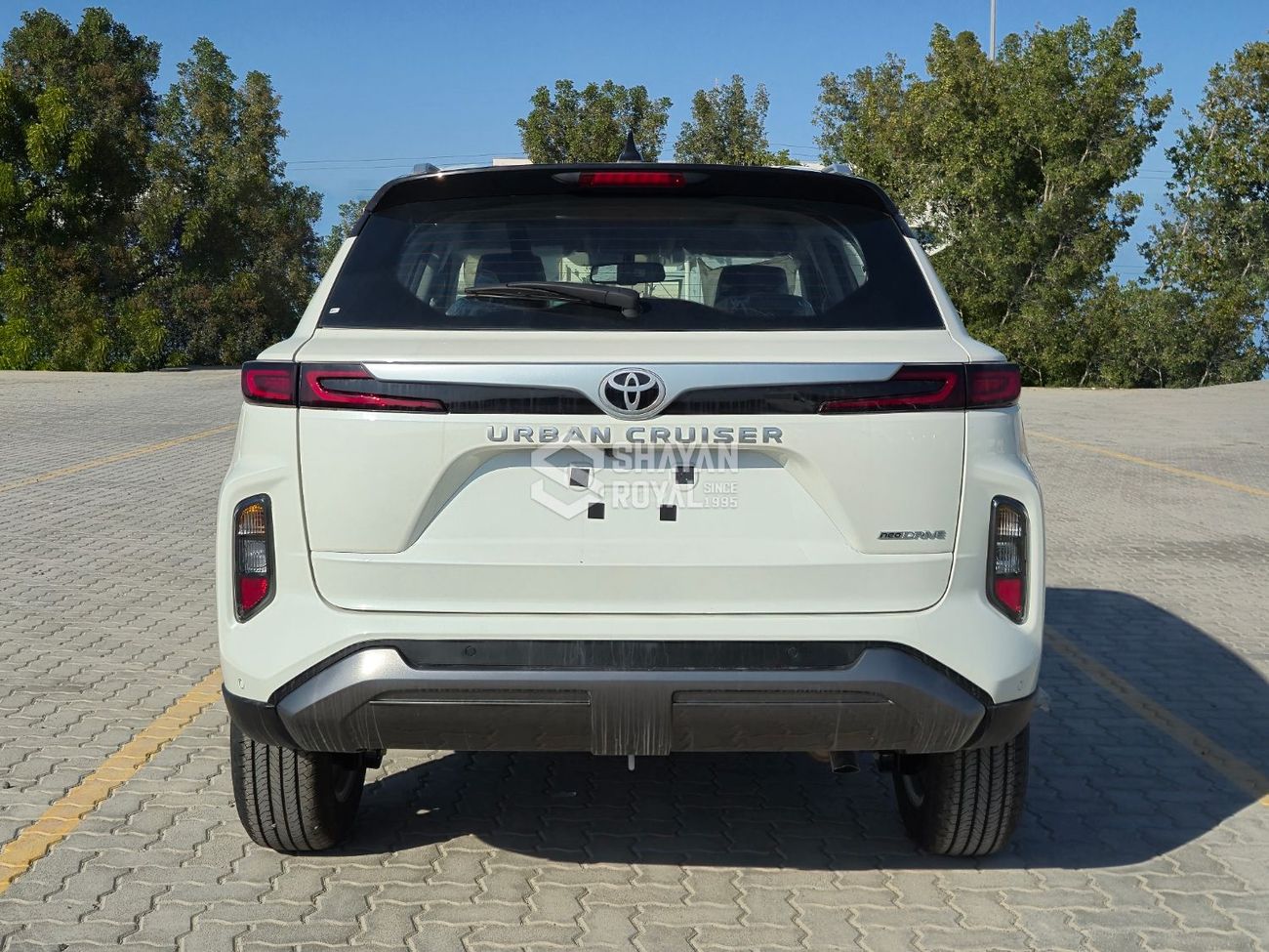 تويوتا أوربان كروزر 1.5L GLX PETROL AT 2026MY