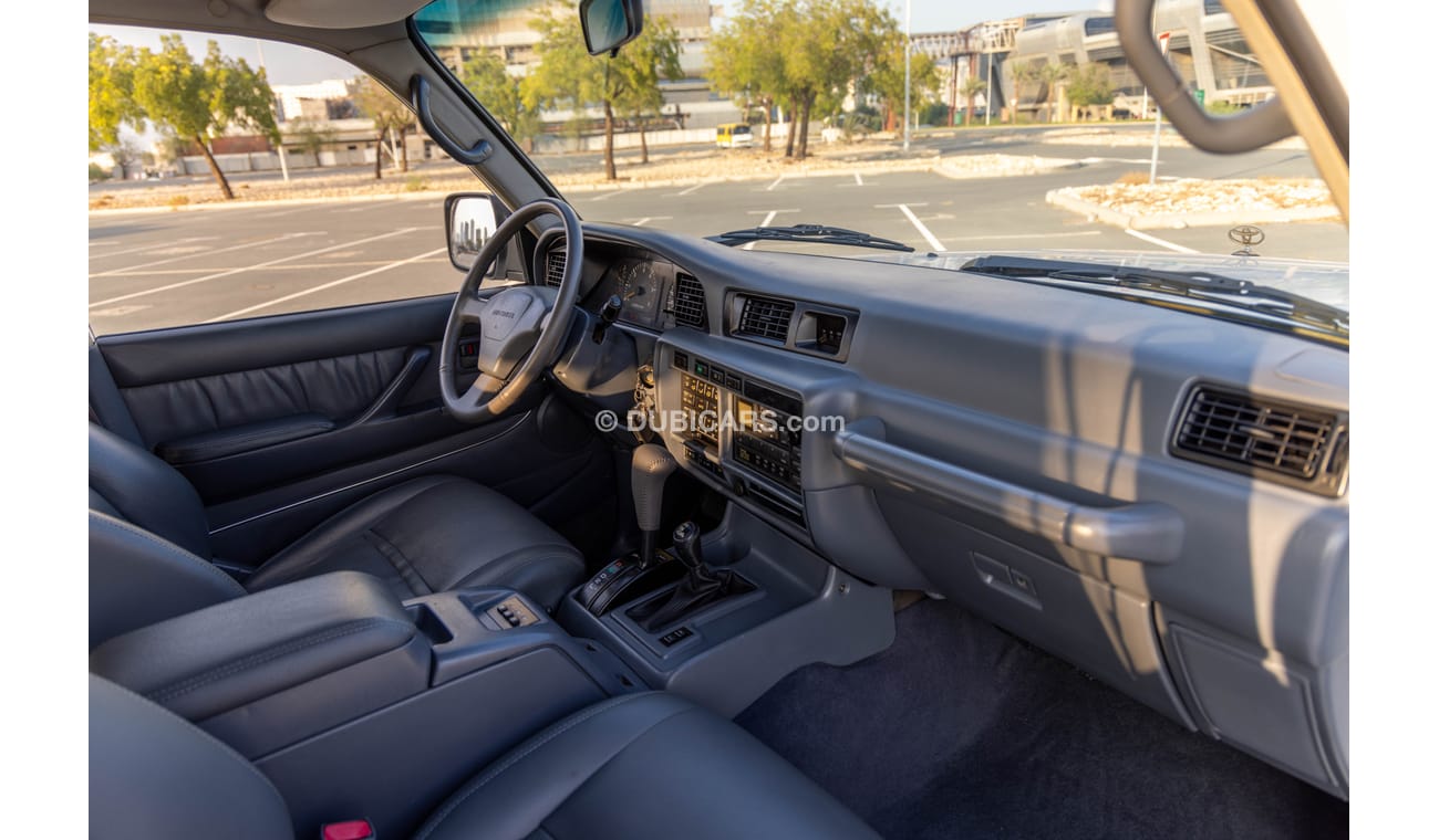 تويوتا لاند كروزر VXR