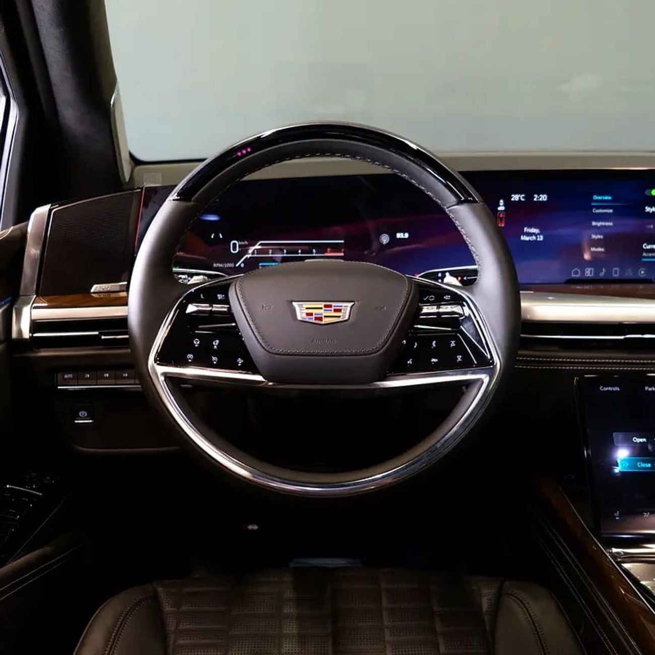 Cadillac Escalade Premium Luxury Platinum 6.2L 4WD 10,349 pm • 0% Downpayment • Premium Luxury Platinum • 1 Year Warra