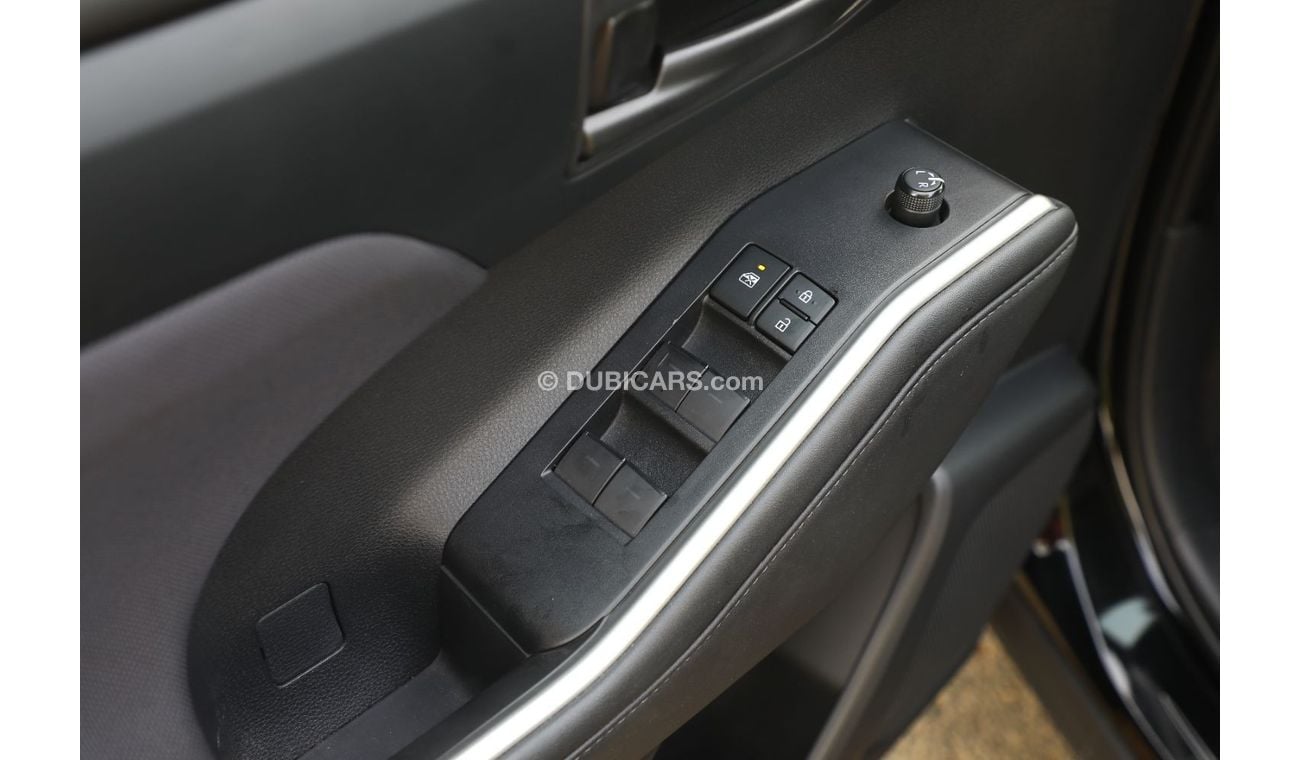 Toyota Highlander 2021 Toyota Highlander 4X4 2.5 LE Hybrid A/T - Black inside black