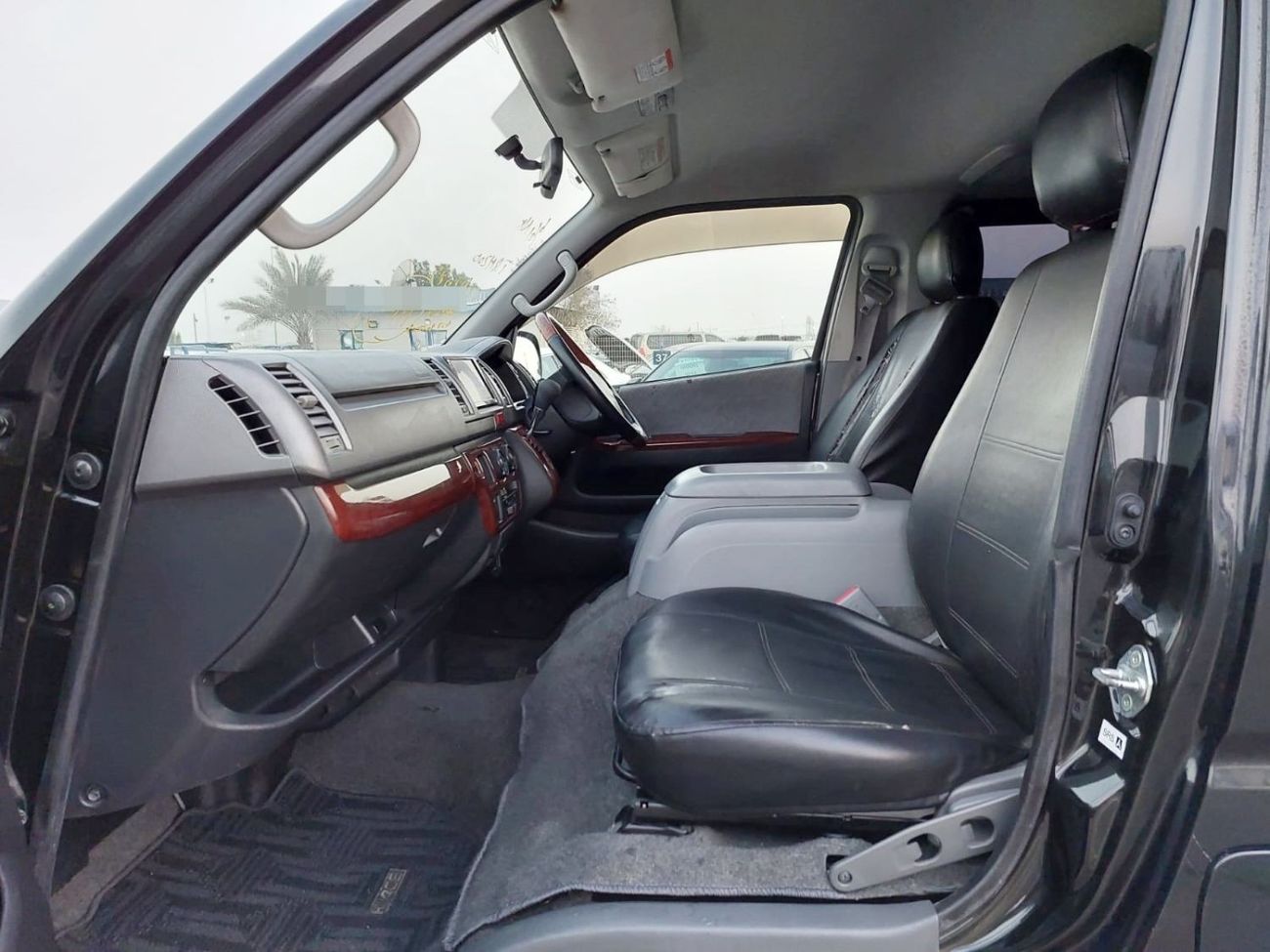 Toyota Hiace TOYOTA HIACE VAN RIGHT HAND DRIVE(PM83099)