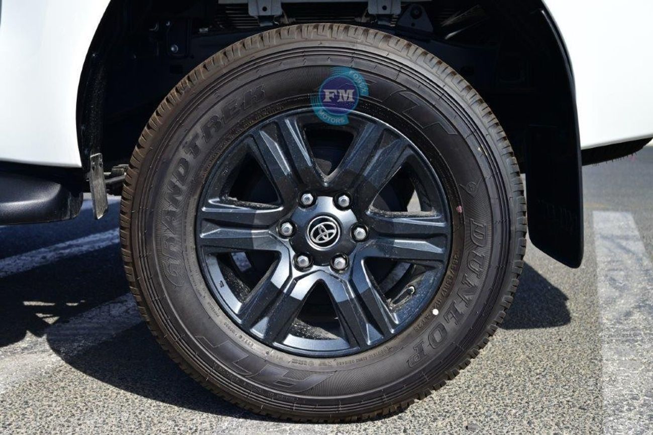 تويوتا هيلوكس Double Cab SR5 2.7L Petrol 4WD 5 Seater Automatic