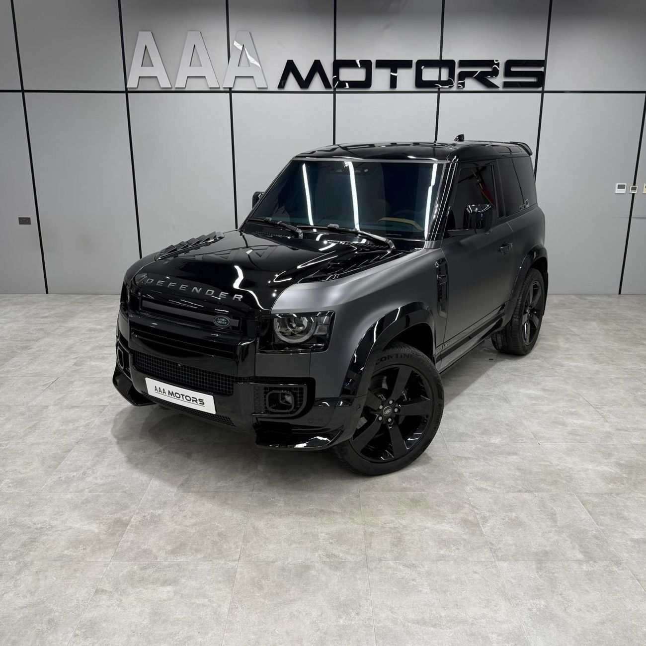 لاند روفر ديفندر 90 X P525 V8 | 5.0L Supercharged | European Specs | 3 Years Warranty & Service | Carpathian Grey