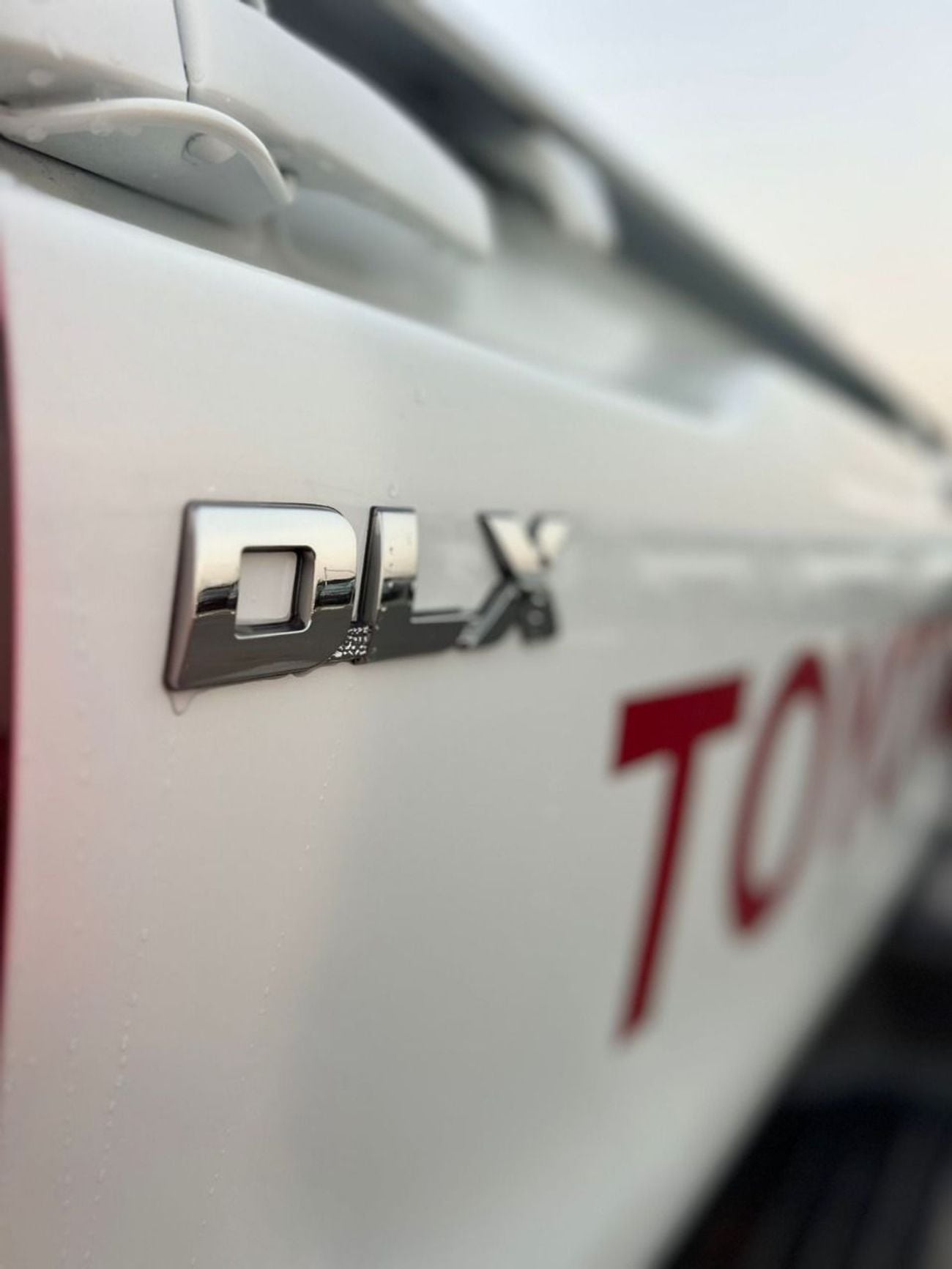 Toyota Hilux DLX 2.7L PTR OMAN AUTOMATIC BASIC