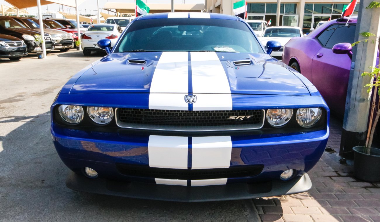 Dodge Challenger SRT 6.1