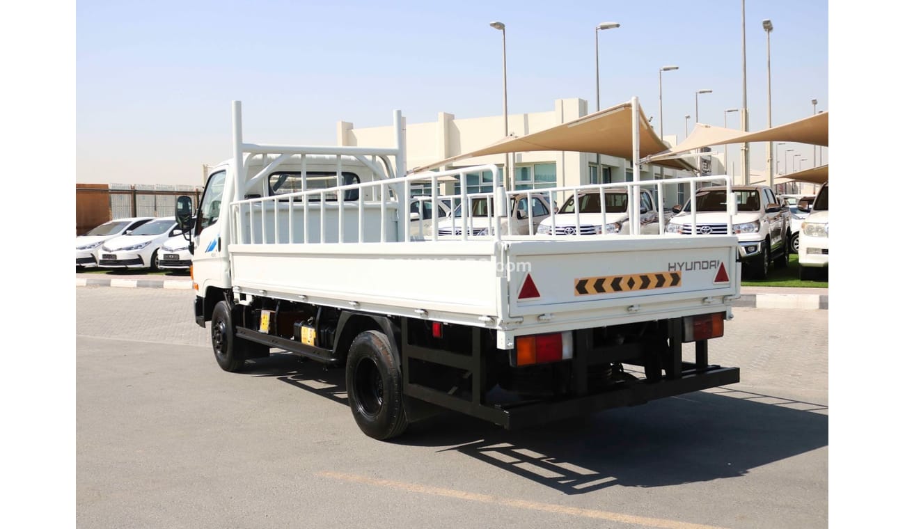 Hyundai HD 65 HD65 - 3 TON PICKUP WITH EXCELLENT CONDITION AND GCC SPECS