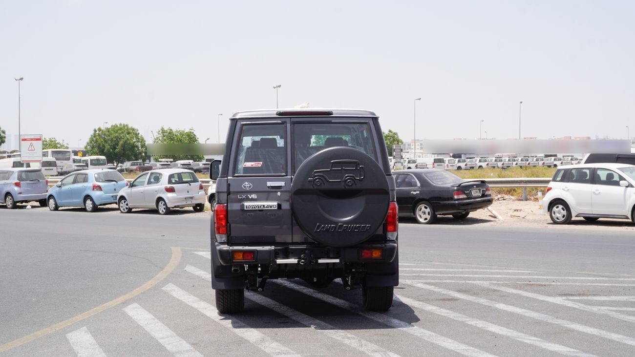 Toyota Land Cruiser 70 LX 4.0 L V6