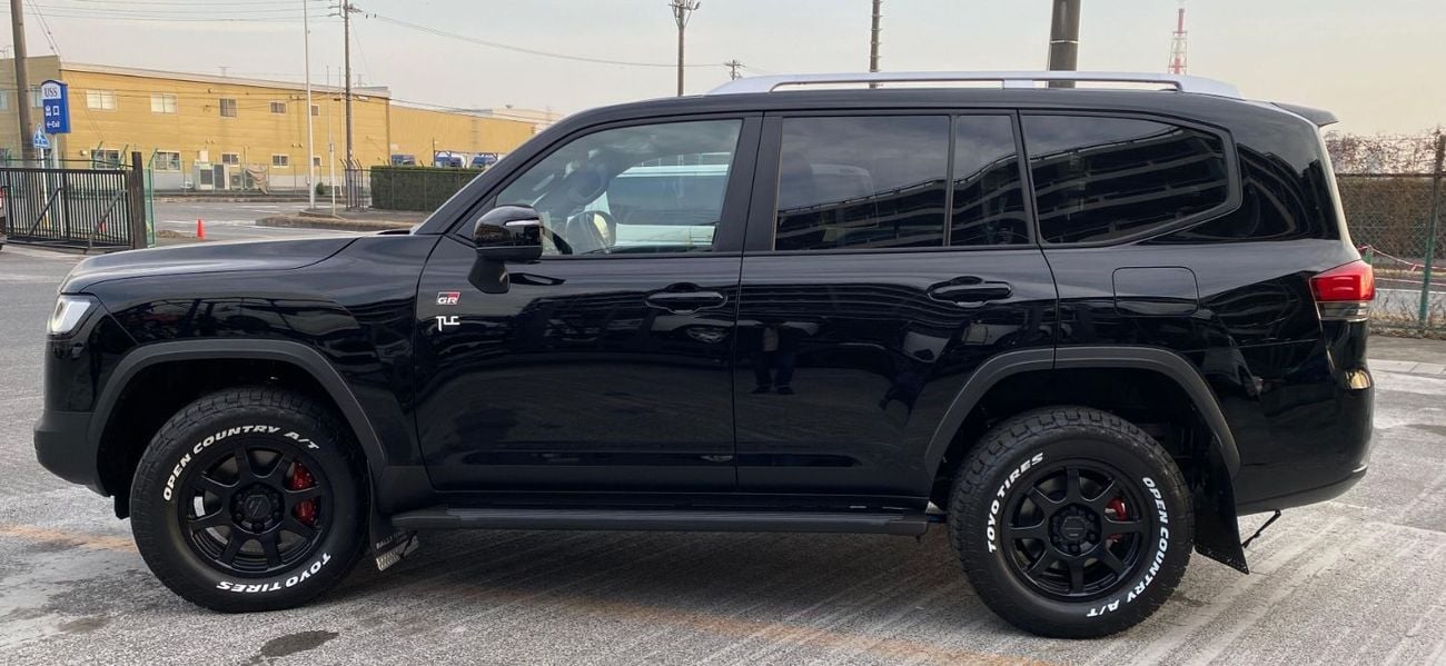 تويوتا لاند كروزر GR Sport Rally Raid Edition