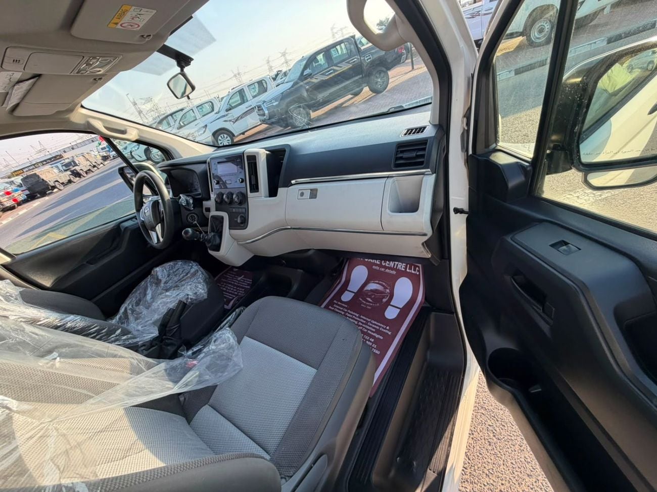 تويوتا هاياس 2020 Toyota Hiace 3.5L V6 GCC- Passenger - Patrol - Manual - 13 Seater - No Accident
