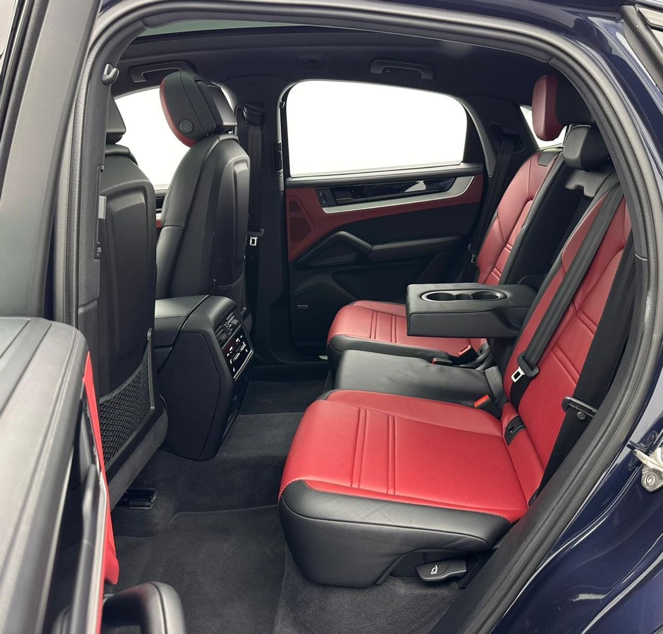 Porsche Cayenne 2024 Porsche Cayenne Coupe, Feb/2027 Porsche Warranty, Porsche Full Service History, GCC