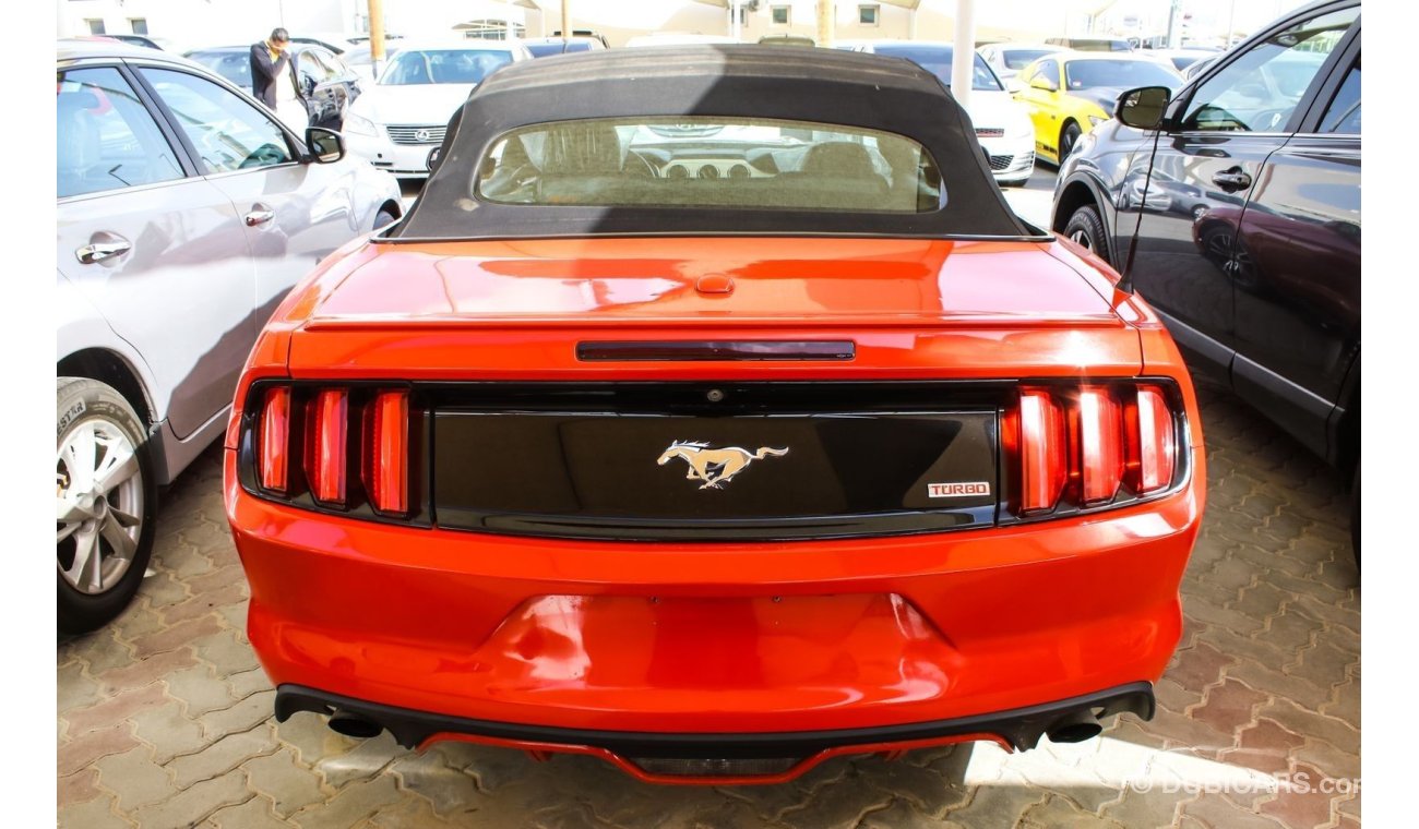 Ford Mustang Ecoboost V4