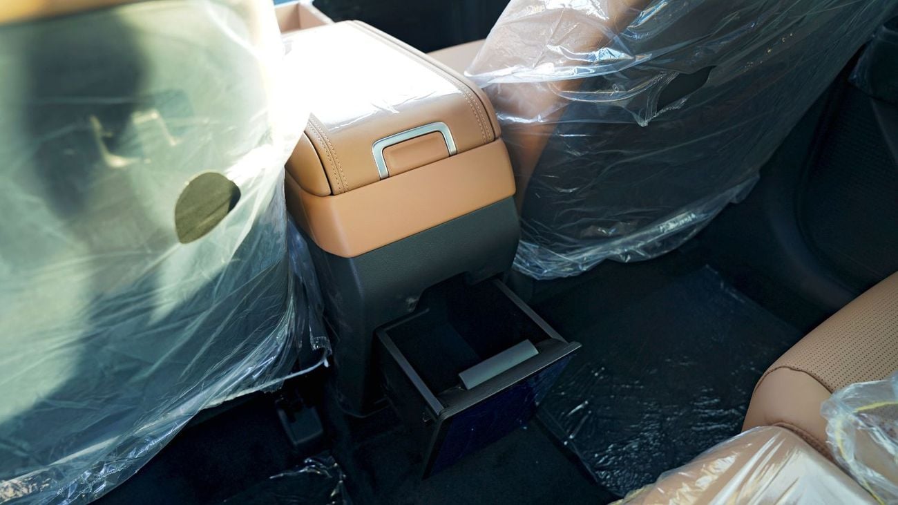 هيونداي سانتا في 2.0T - 5 Seater SUV - 2 Sunroof - Power Seats - 12.3" Screen - 20'' Alloy Wheels