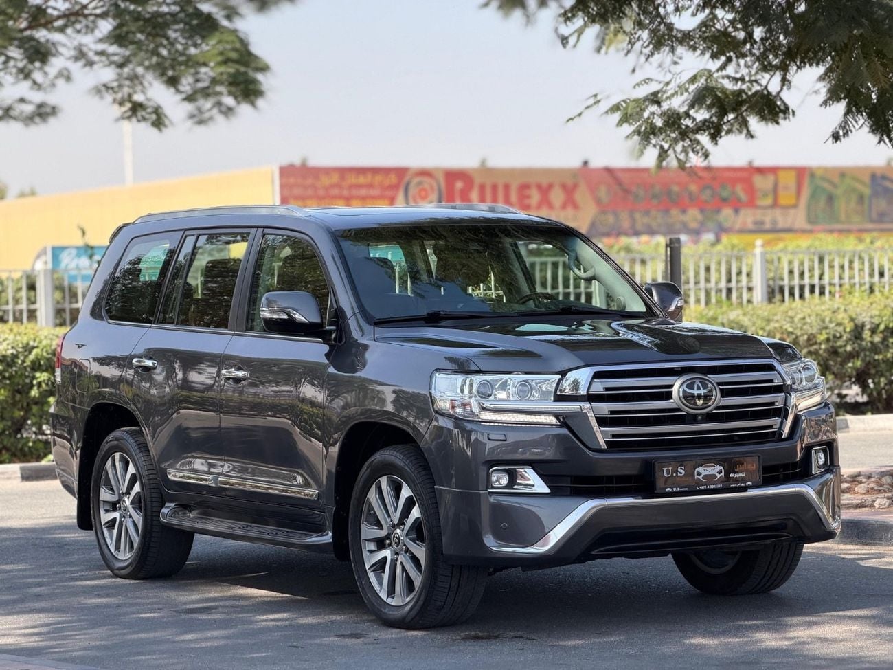 Toyota Land Cruiser VXR 5.7L 4WD