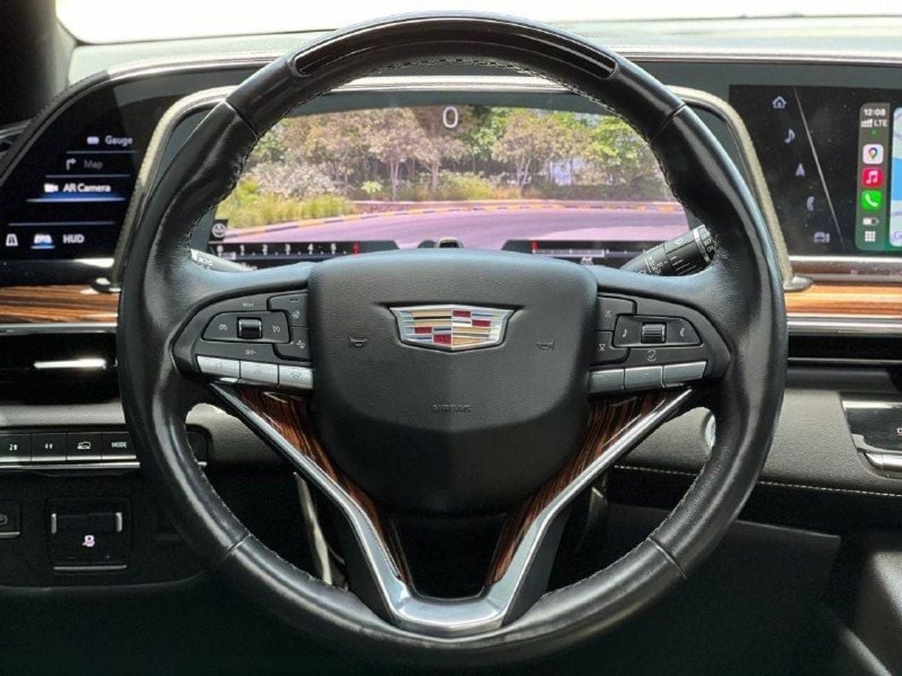 Cadillac Escalade Luxury 6.2L LUXURY PLATINUM 6.2L V8 PTR A/T // 2022 // FULL OPTION WITH RADAR , 360 CAMERA , HEADUP