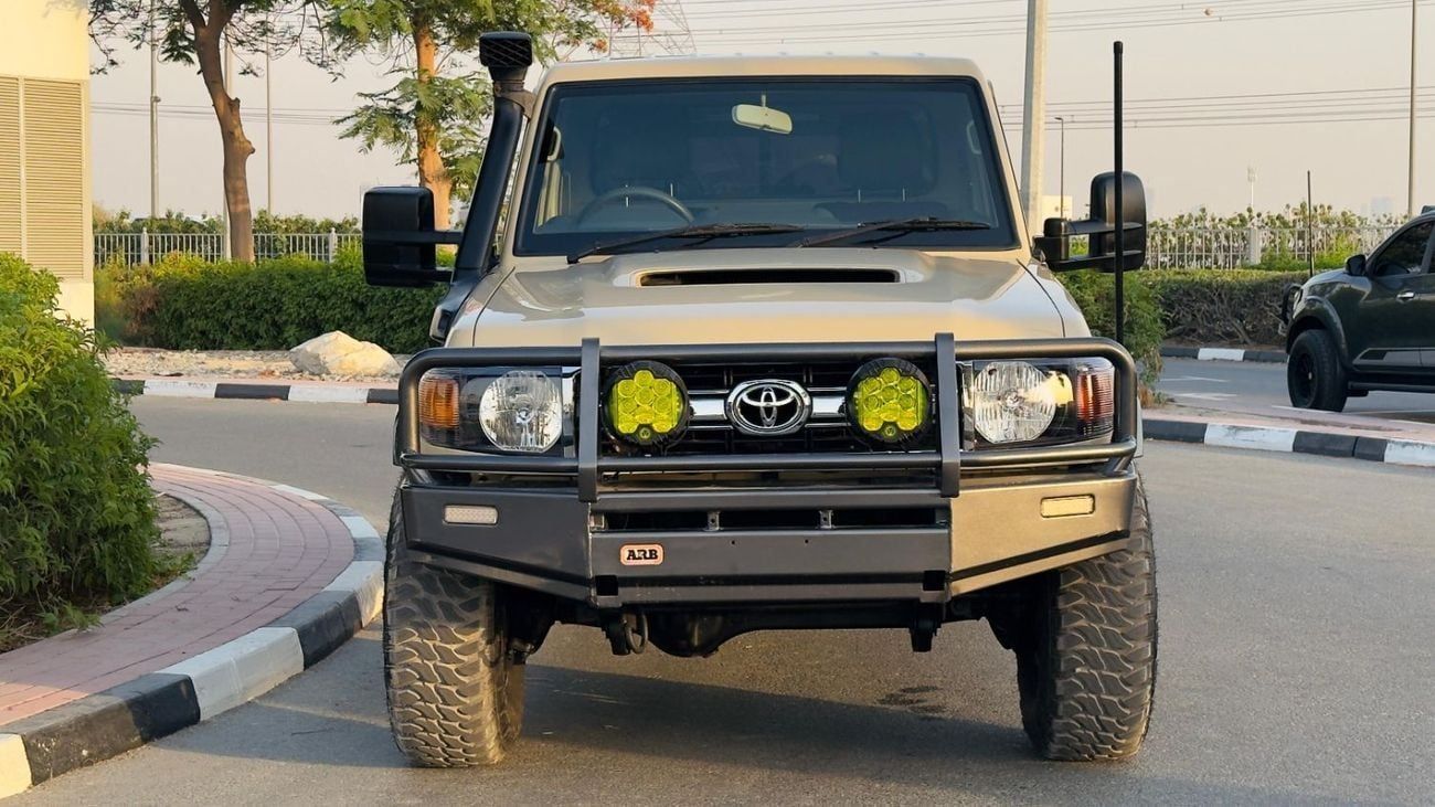 Toyota Land Cruiser Pick Up Single Cab | 4.5L Diesel Manual | RHD | ARB Bull Bar, Snorkel & Roof Basket | 4WD