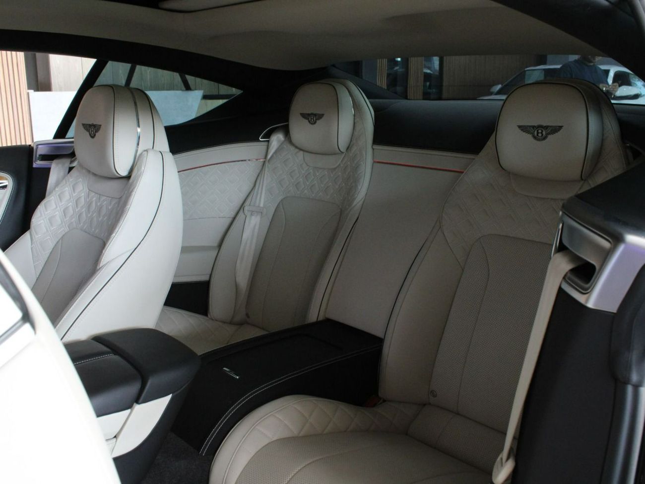 Bentley Continental GT 6.0L W12 (626 HP)