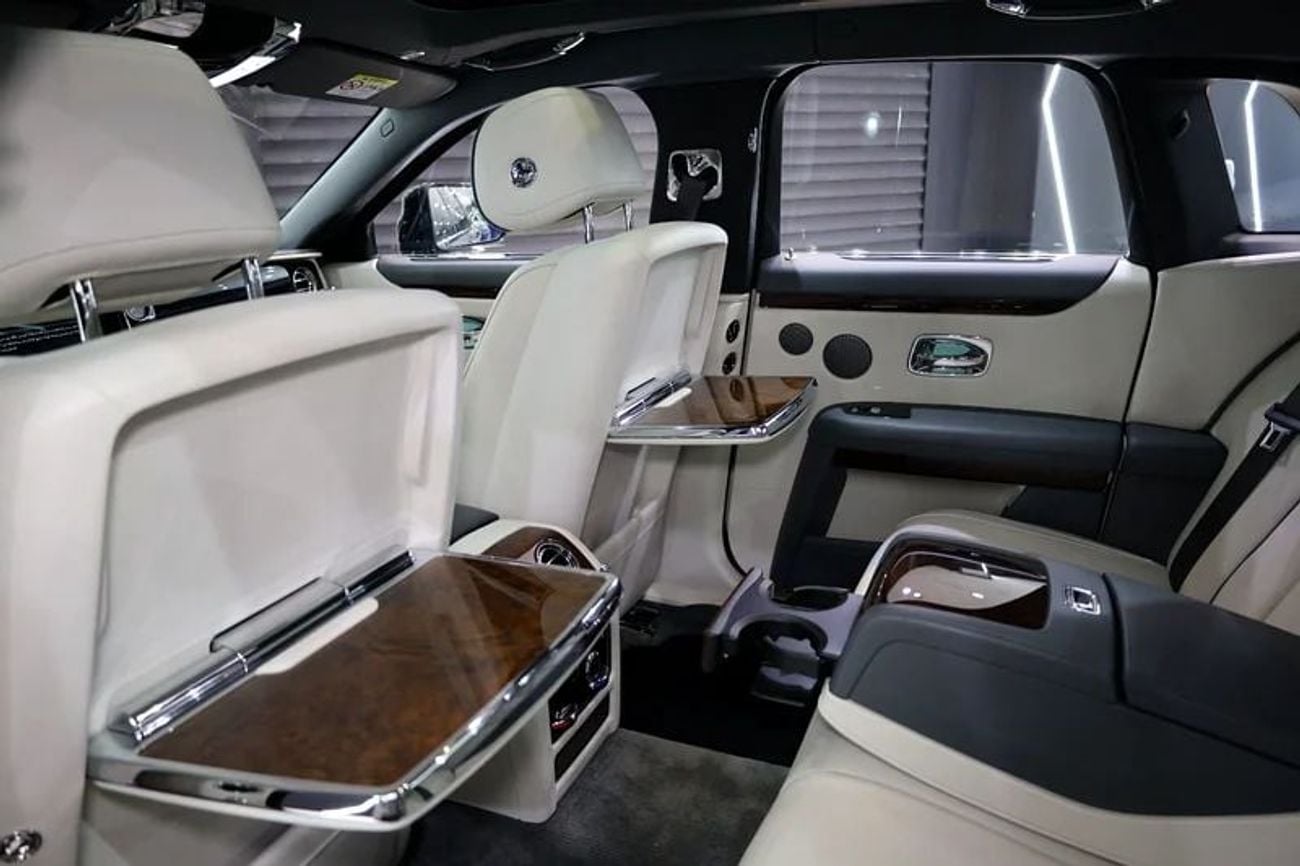 Rolls Royce Ghost 2021 Rolls Royce Ghost, Rear Picnic Tables, Full Body PPF, GCC Specs!!