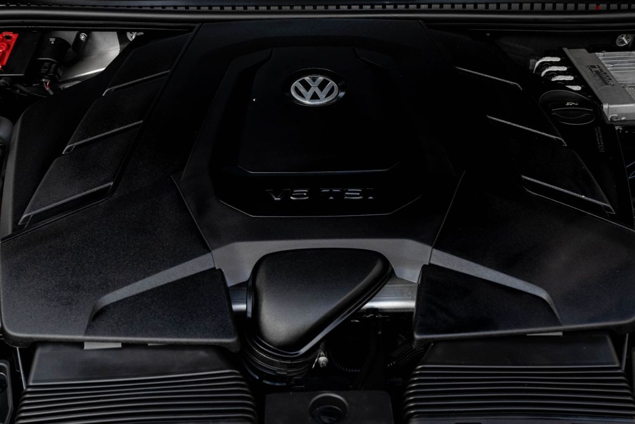 Volkswagen Touareg Comfortline | 2,448 P.M  | 0% Downpayment | Pristine Condition!