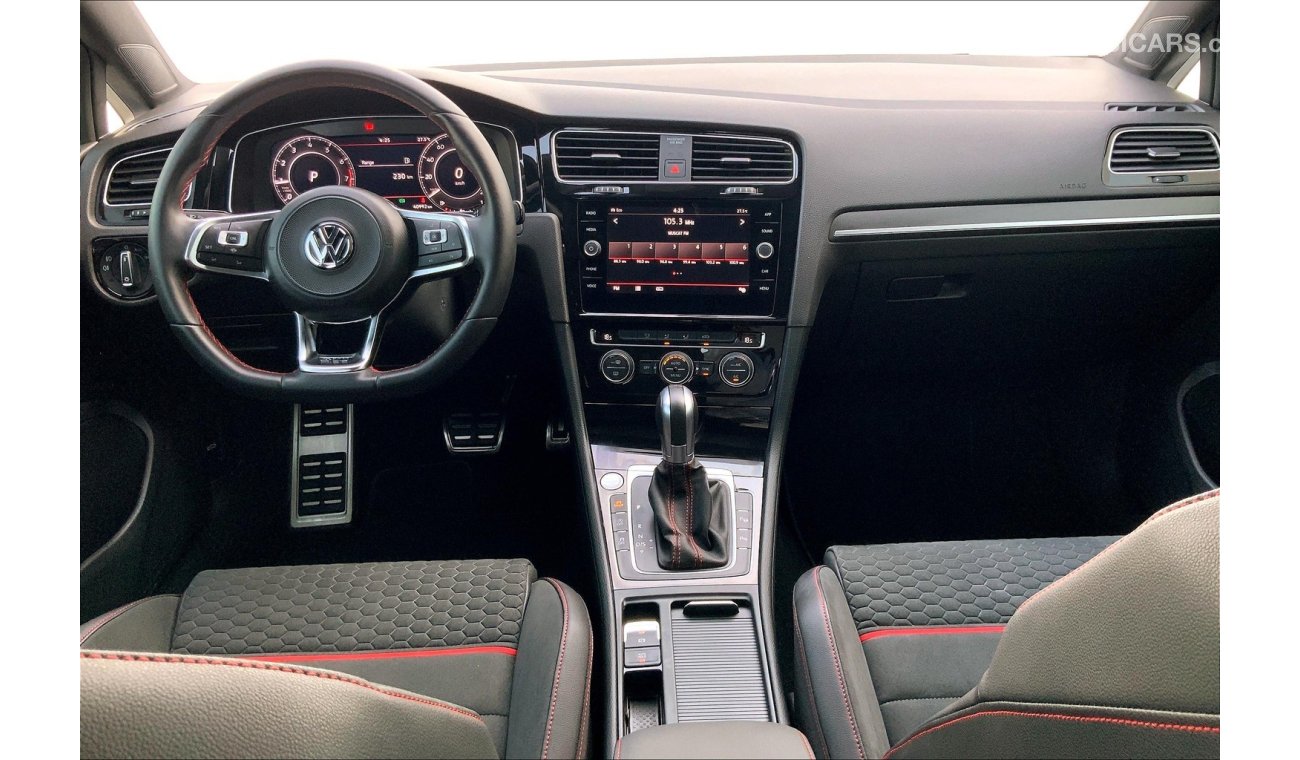 Volkswagen Golf GTI P2 (Fabric Seats)