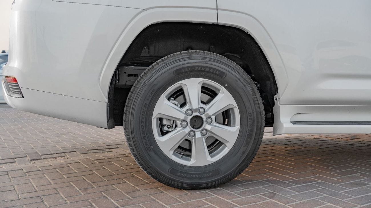 Toyota Land Cruiser 2025 Toyota Land Cruiser GXR 3.5L AT Petrol (With Sunroof) (White-Beige)
