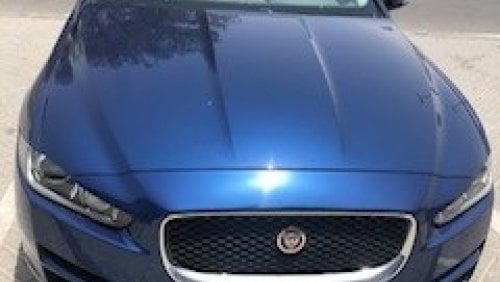 Jaguar XE Prestige model 2016 -luxury car with Fantastic Royal Blue Body ivory Leather - excellent condition