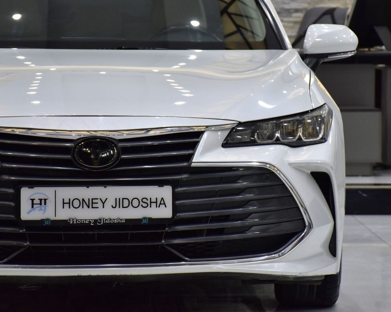 Toyota Avalon EXCELLENT DEAL for our Toyota Avalon XLE ( 2021 Model ) in White Color GCC Specs