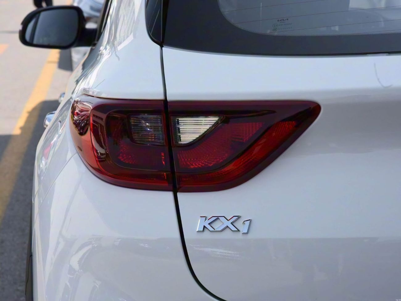 Kia KX1 Kia KX1 DUAL TONE | 1.4L V4 PETROL | CVT WITH SUNROOF | PUSH START | DVD CAMERA