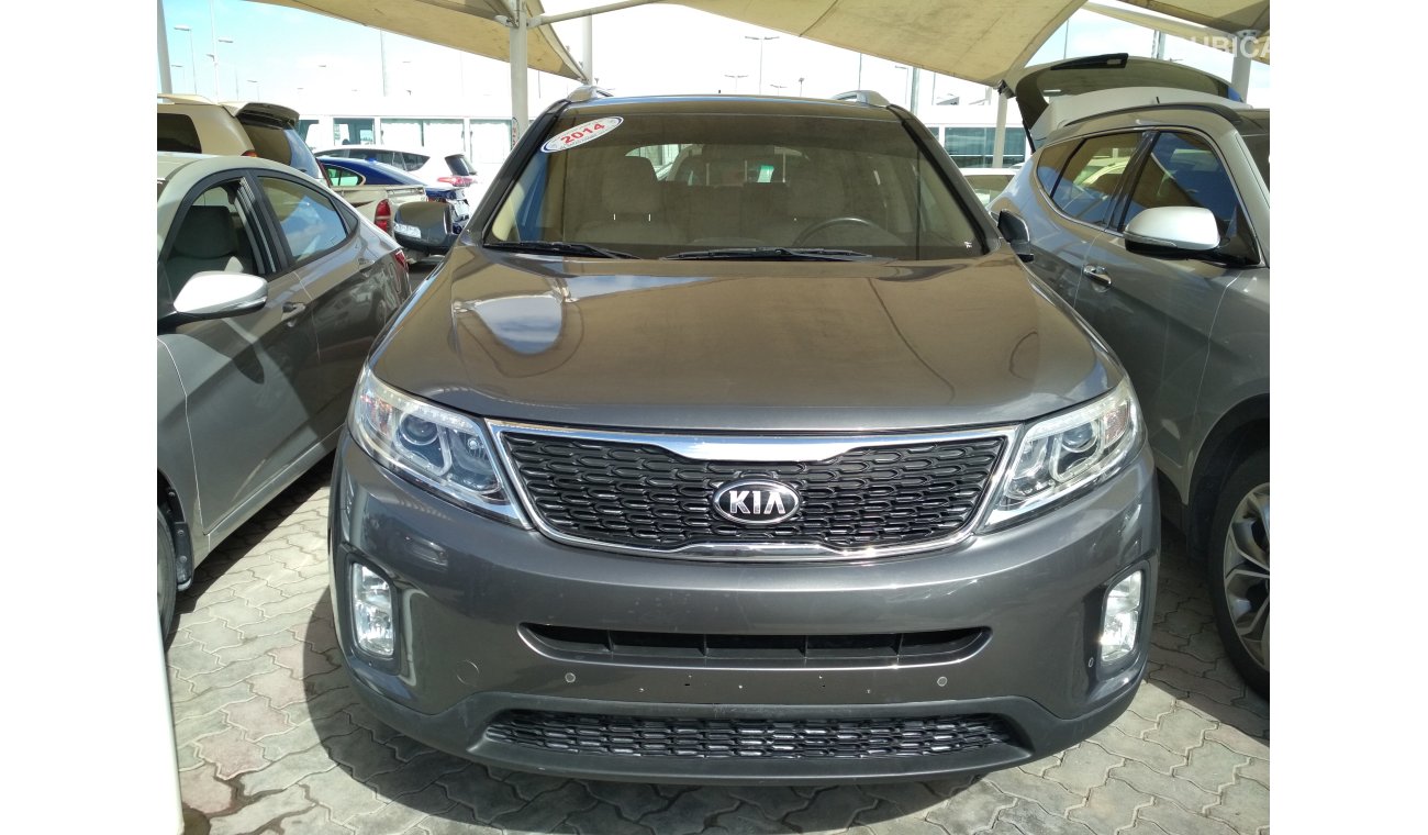 Kia Sorento 2014 GREY GCC NO PIANT  NO ACCIDENT PERFECT