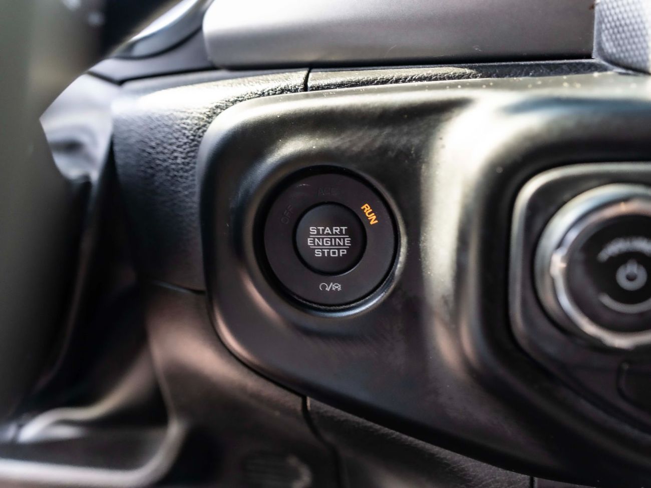 Jeep Wrangler Sport 3.6L A/T (5 Seater)