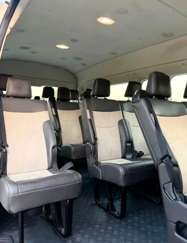 Toyota HiAce 2021 Model Diesel Engine Automatic Transmission Full Option GCC Specification Very Perfect Condition, миниатюра 22