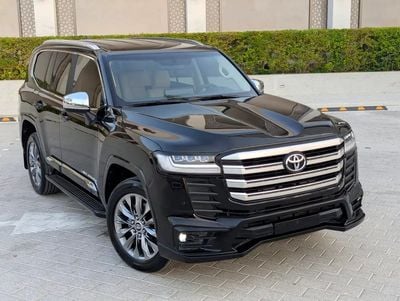 Toyota Land Cruiser VXR 2023 GCC Specs Interior and Exterior Excellent Condition