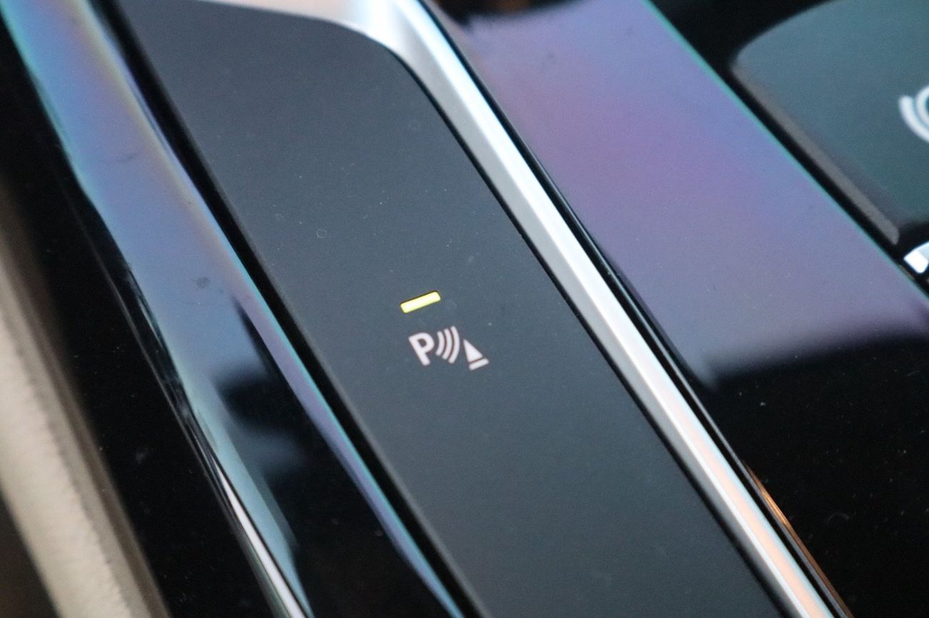 بي أم دبليو 520i Executive 1.6L