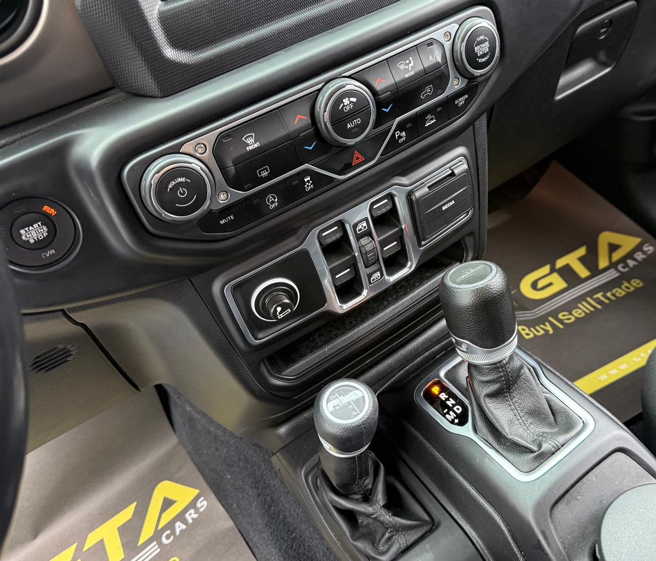 جيب جلادياتور 2020 Jeep Gladiator Sport, 2026 Jeep Warranty, Full Jeep Service History, Low Km, GCC