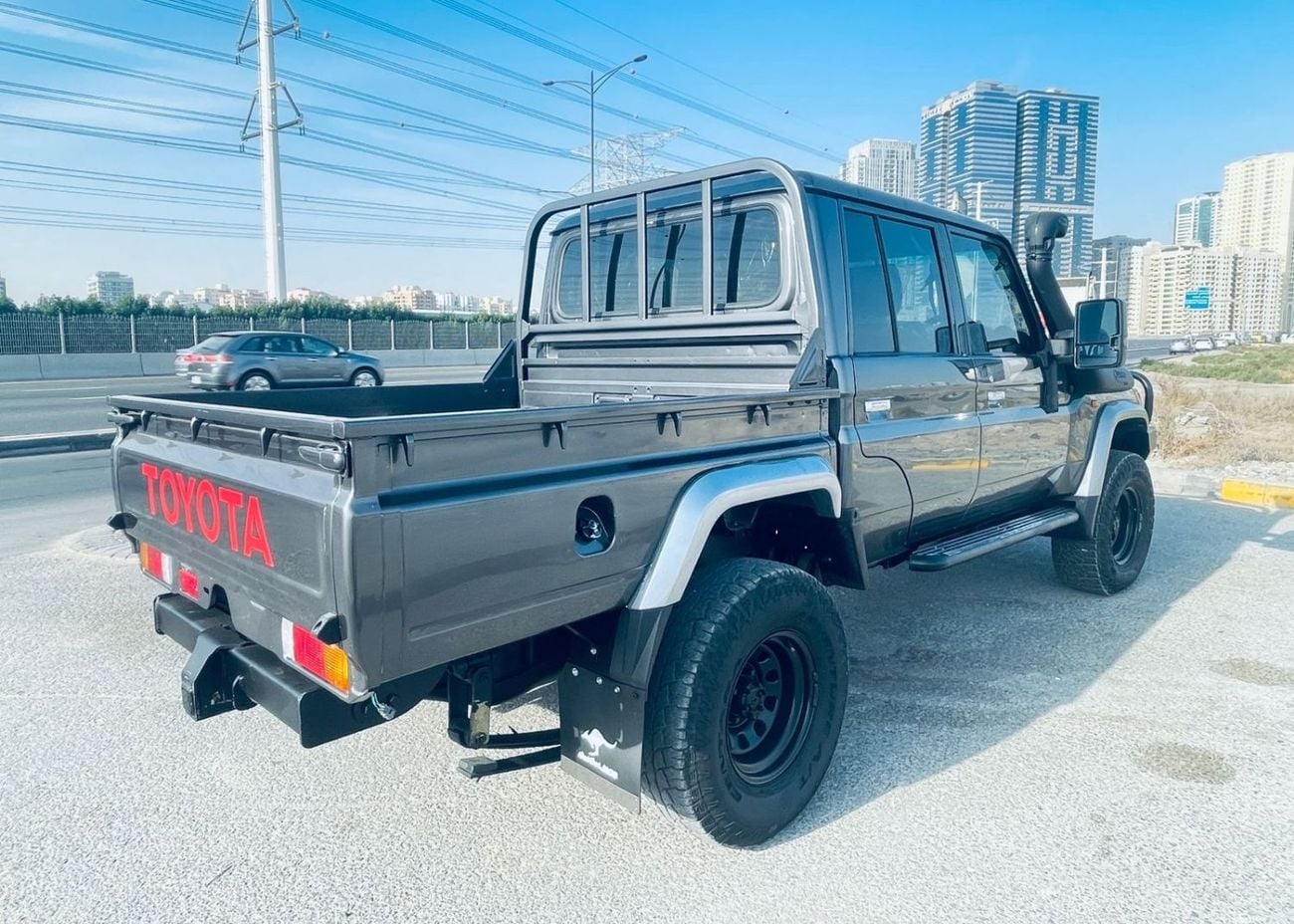 Toyota Land Cruiser Pick Up FUEL DIESEL ,4500 CC .RIGHT HAND DRIVE ,DOUBALE CAB