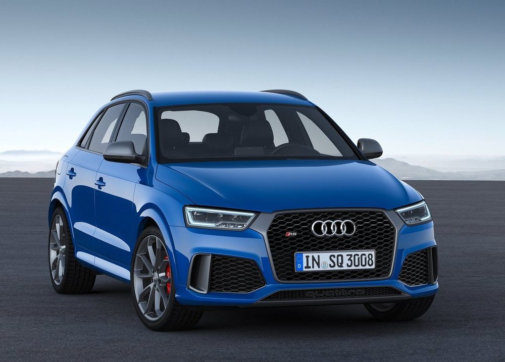 Audi RS Q3 exterior - Front Right Angled