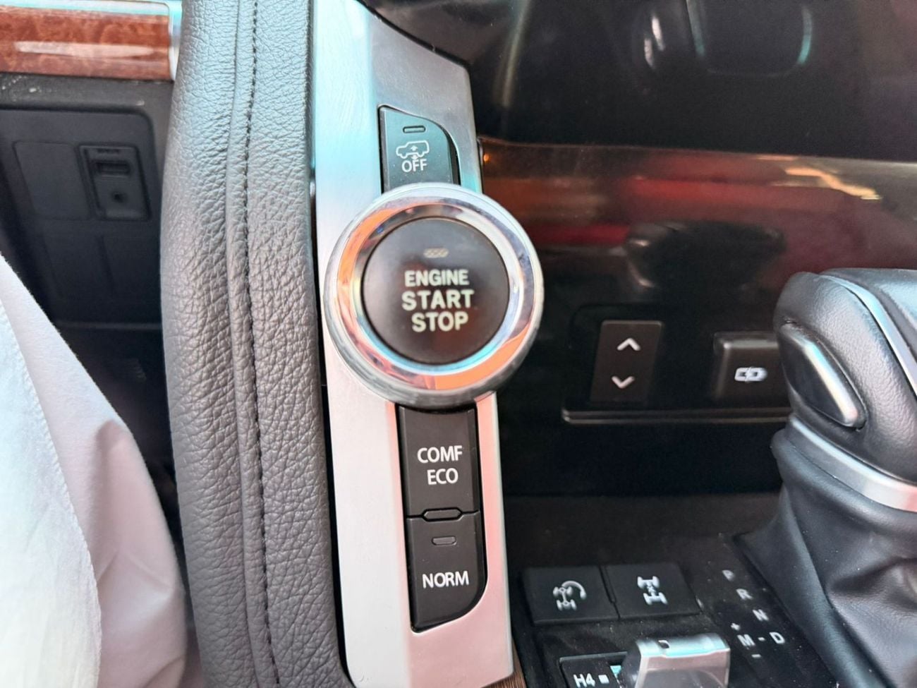 Toyota Land Cruiser GXR LANDCRUISER 2018 UPGRADE 2024 V8 LHD PETROL FULL OPTION GCC